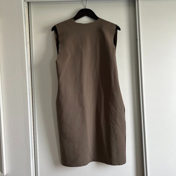 Oak and Fort | Sleeveless Vest With Pockets - Picture 5 of 8